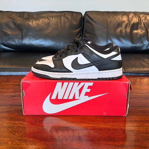 Nike Panda Dunk - Picture 2 of 8